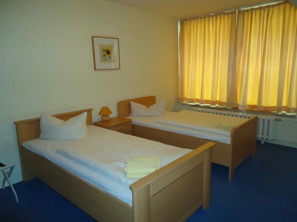 Hotel Kubrat Am Checkpoint Charlie 3*, Berlin