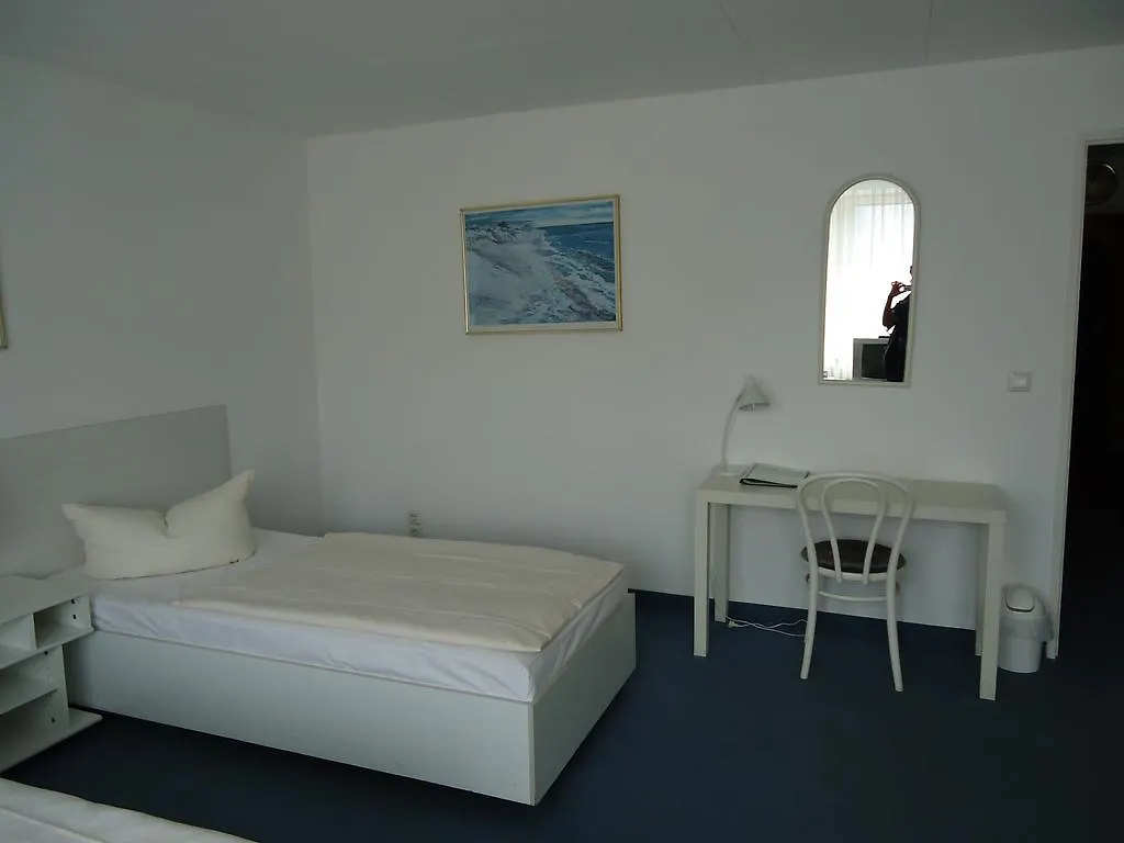 Hotel Kubrat Berlin Mitte 3*,
