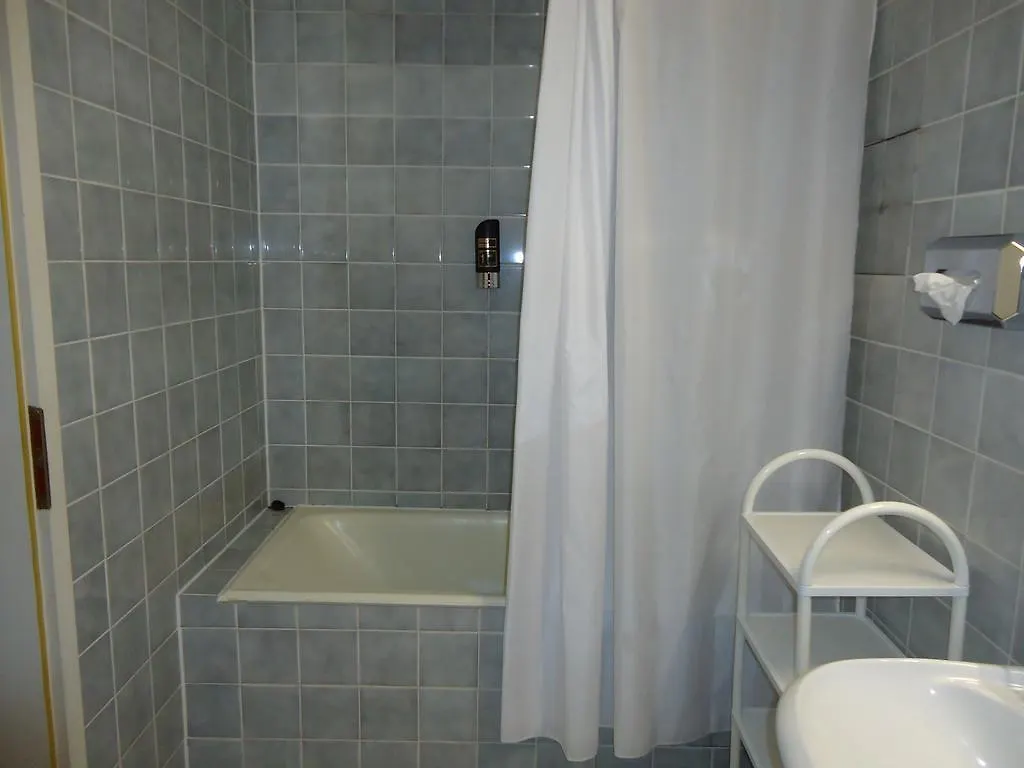 Hotel Kubrat Am Checkpoint Charlie 3*, Berlin