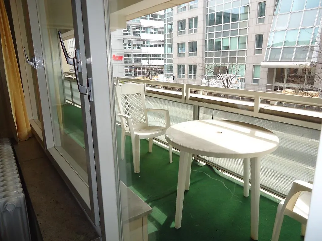 Hotel Kubrat Am Checkpoint Charlie